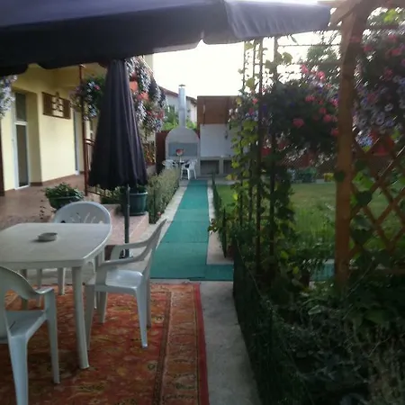 Vila Samantha אפורי נורד
