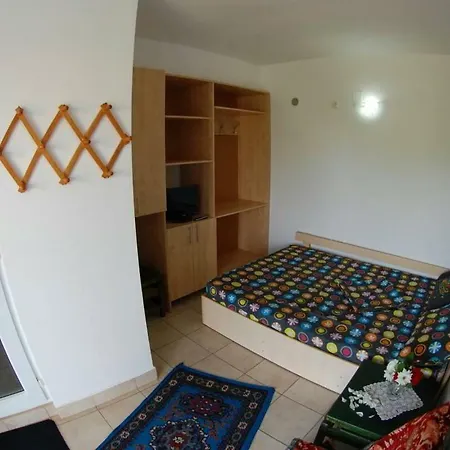 Vila Samantha בית הארחה